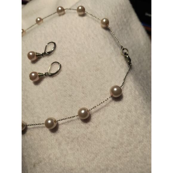 90s style Pearl Necklace & Earrings set - Picture 3 of 5